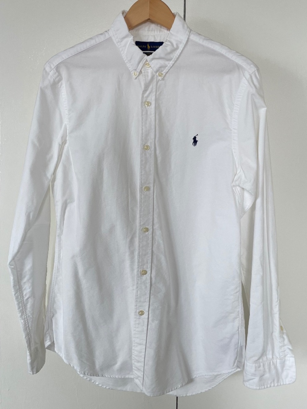 Polo Ralph Lauren botton down shirt. 100% cotton. slim fit.